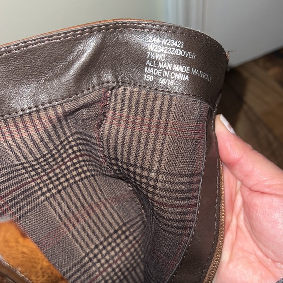 White Mountain Boots - Picture 5 of 5